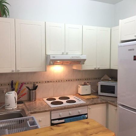 Limnaria Gardens - Modern 1 Bed, Walk To Beach & Shops Pafos Exterior foto